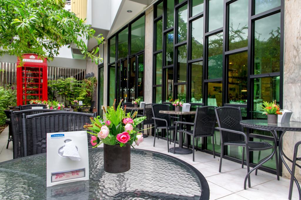 Soho Boutique Hotel Tak Exterior foto