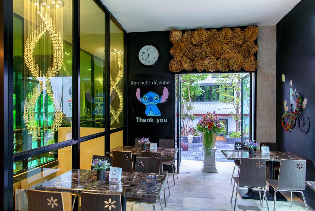 Soho Boutique Hotel Tak Exterior foto