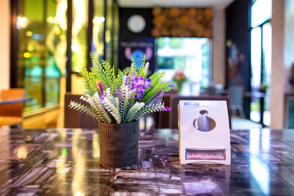 Soho Boutique Hotel Tak Exterior foto