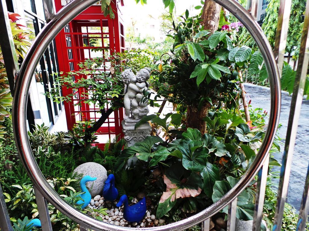 Soho Boutique Hotel Tak Exterior foto